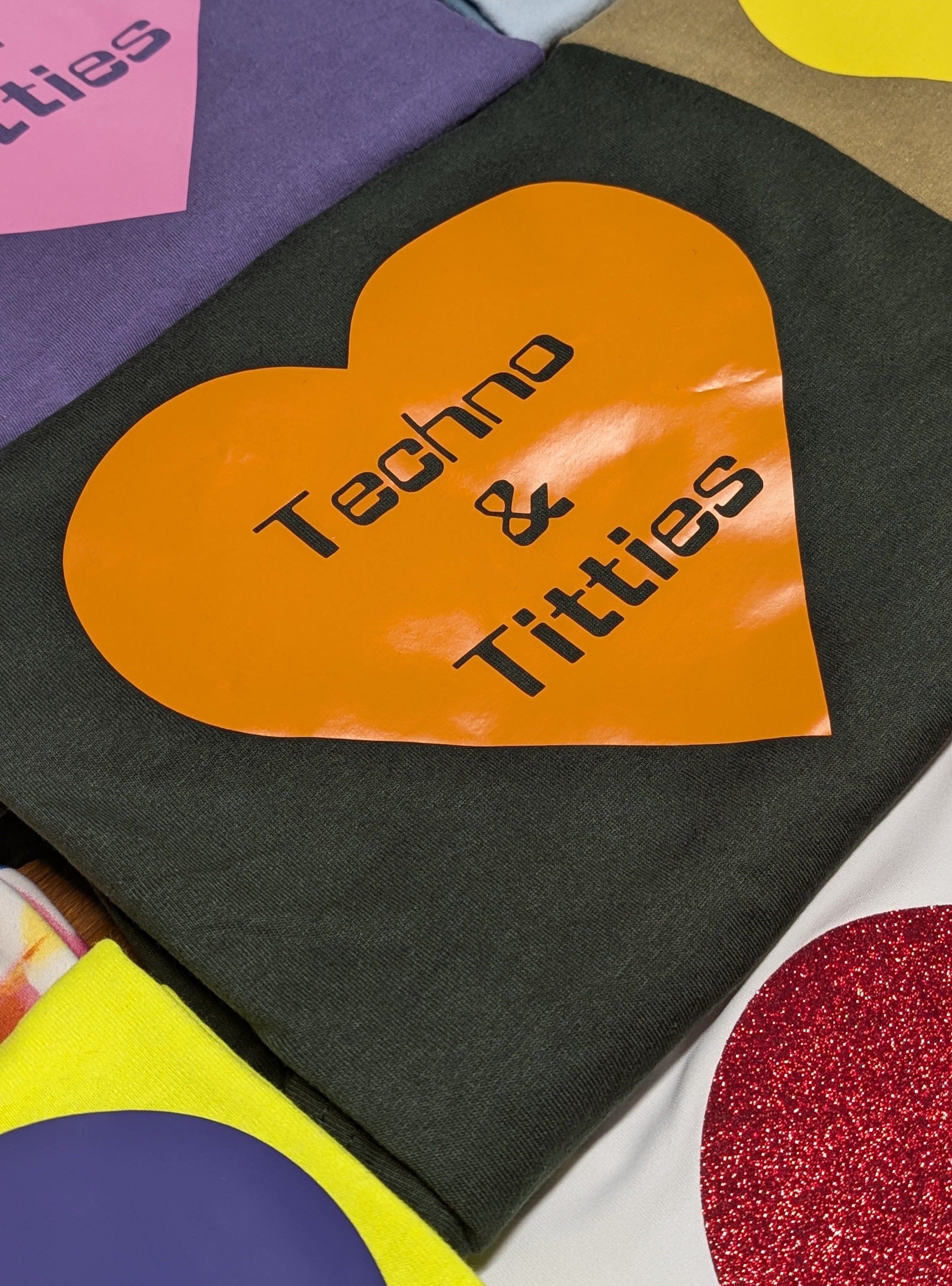 Techno & Titties T-shirt - forest green with orange