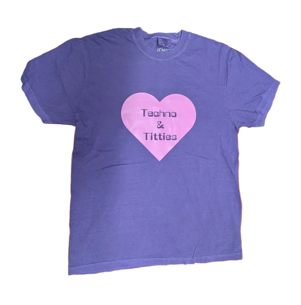 Techno & Titties T-shirt - purple with pink